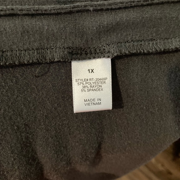 Zenana V-Neck Poncho Top Women’s Plus Size 1X Charcoal Grey - Picture 10 of 13